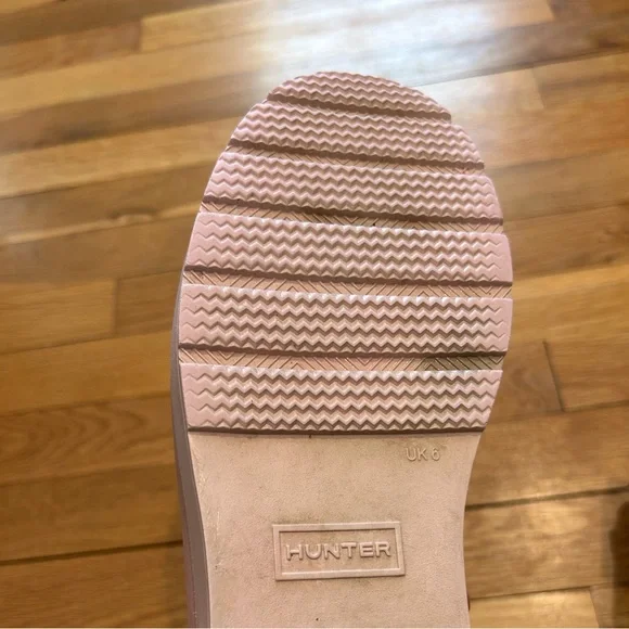 Hunter Women’s Slip-On Platform Clogs in Blush Pink - Picture 6 of 6